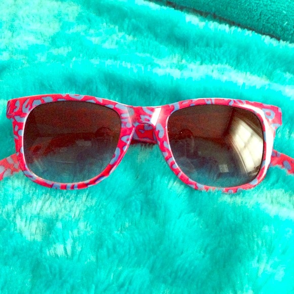 Cute  sunglasses!