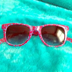 Cute  sunglasses!
