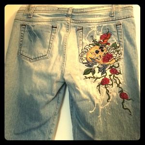 🌹💀 Flare Jean w/ Skull and Rose Appliqué