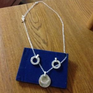 Y - Necklace & Earring Set