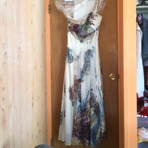 Formal dress great for prom or military balls