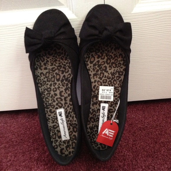Black shoes, flats