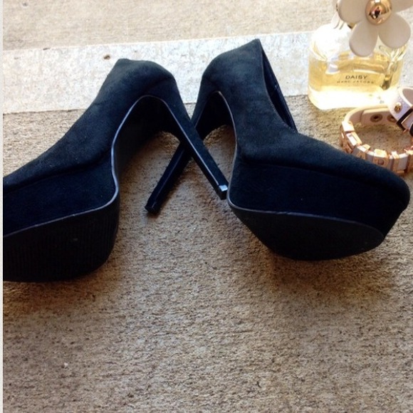 ✋SOLD✋Black Platform Heels | 5inch 👠 - Picture 4 of 4