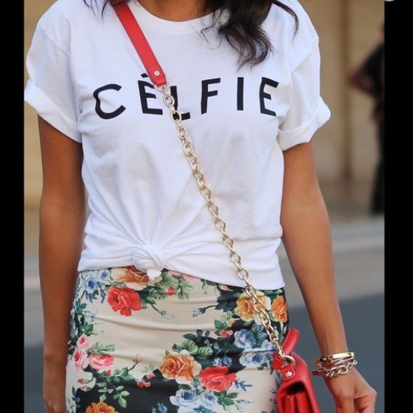 Tops - Celfie Tee