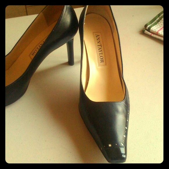 Ann Taylor Black Heels - Picture 1 of 2