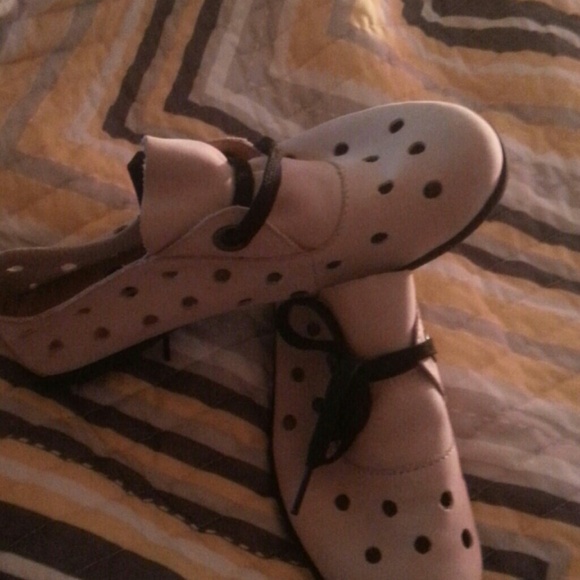 NWOT CULTURE PHIT SHOES