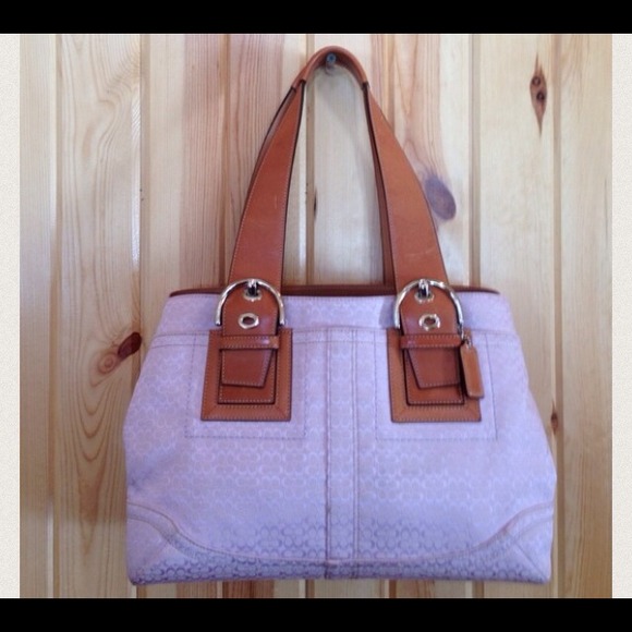 ❄️ lilac coach purse❄️low price