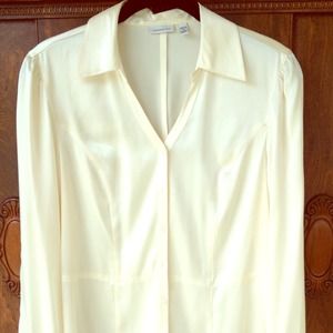 Beautiful Semantiks cream silk blouse!