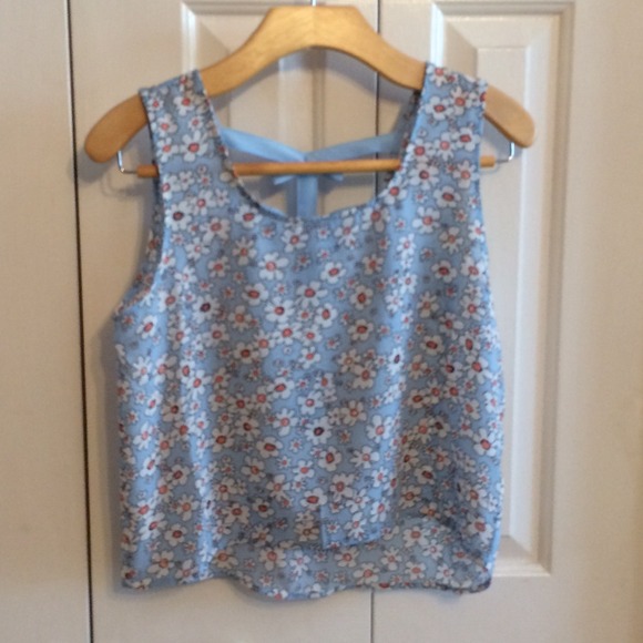 Bow back floral top - Picture 3 of 3