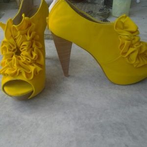 4inch yellow frilly heels