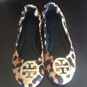 🎉SOLD TO GABBYGIRLL2🎉 Tory Burch Reva leopard