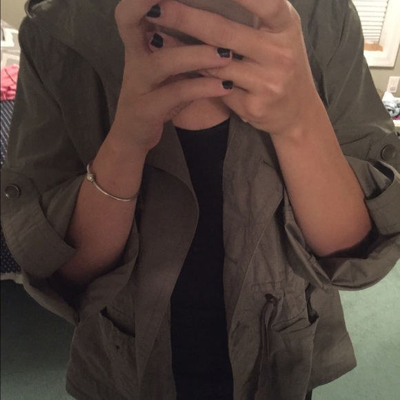 🎊SALE🎊 Olive army green anorak jacket - Picture 3 of 4