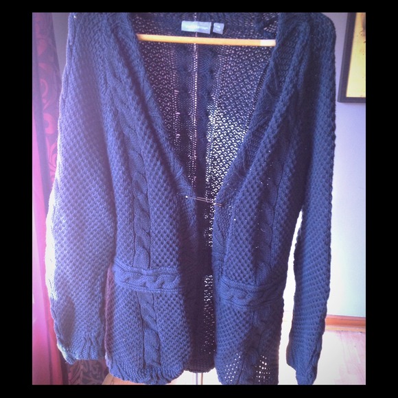 Black Open Front Sweater w/Pin Closure