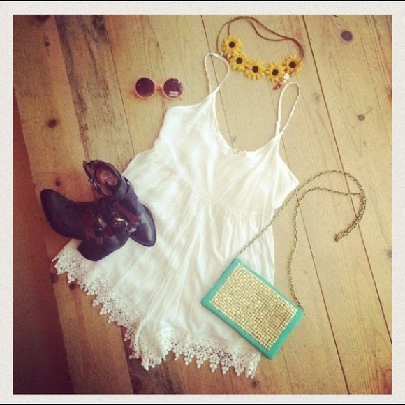 LF Other - ❌SOLD❌ LF White Lace Bottom Romper Small $66 pp