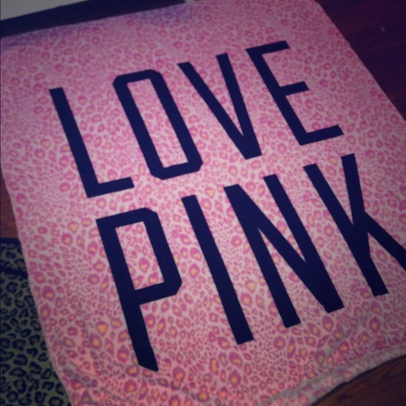 SOLD Love pink blanket - Picture 1 of 2