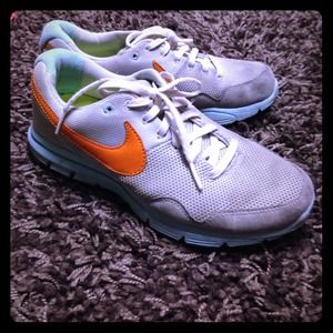 Nike lunarlon tennis shoes
