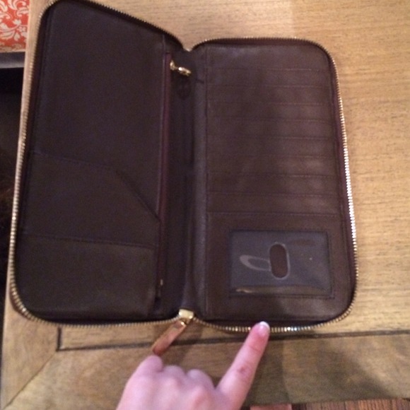 Tory Burch Zip Around Wallet - Picture 2 of 4