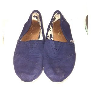 ✳️REDUCED✳️ Classic Navy TOMS