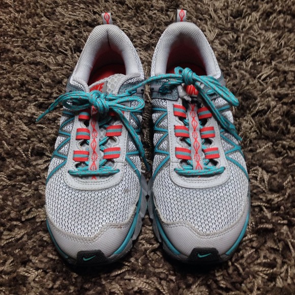 Nike trail ridge 2 tennis shoes - Picture 2 of 4