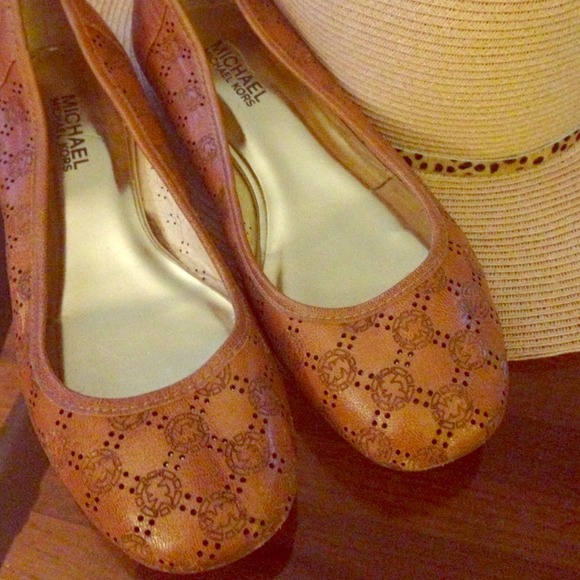 Michael by Michael Kors cognac leather flats MK  7