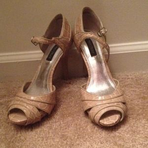 Gorgeous skin tone heels