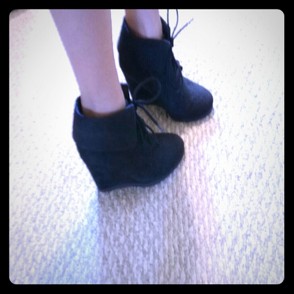 Black Mossimo booties