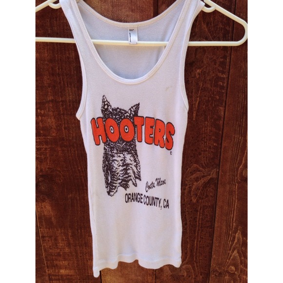 Hooters top