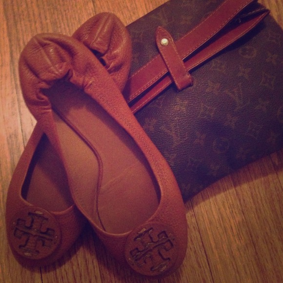 Tory Burch Reva flat caramel 100% authentic!
