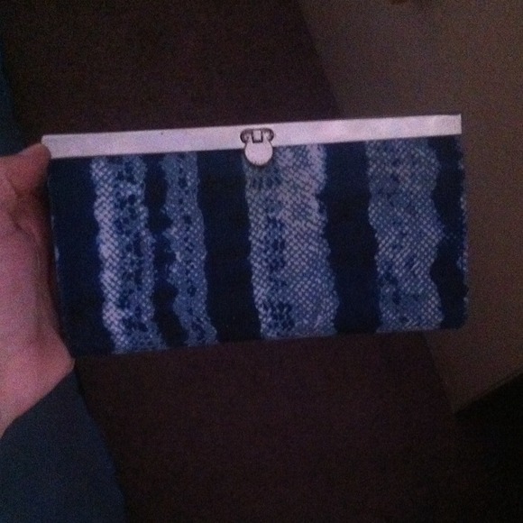 ✨Blue clutch wallet! ✨