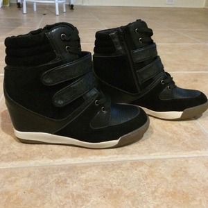 Wedge sneakers