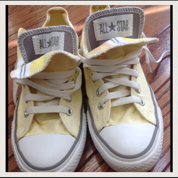 Yellow Allstar converse sneakers