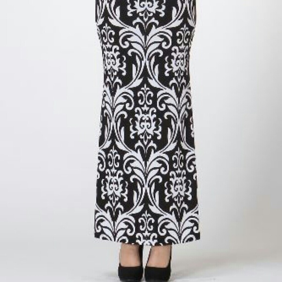 *HOST PICK* 6/8 Maxi Skirt - Picture 2 of 3