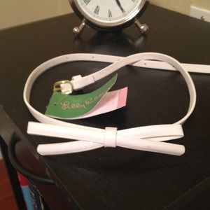 Lilly Pulitzer white belt with bow. NWT!