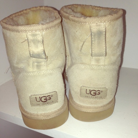 UGG Australia size 8 short nude sheepskin boots