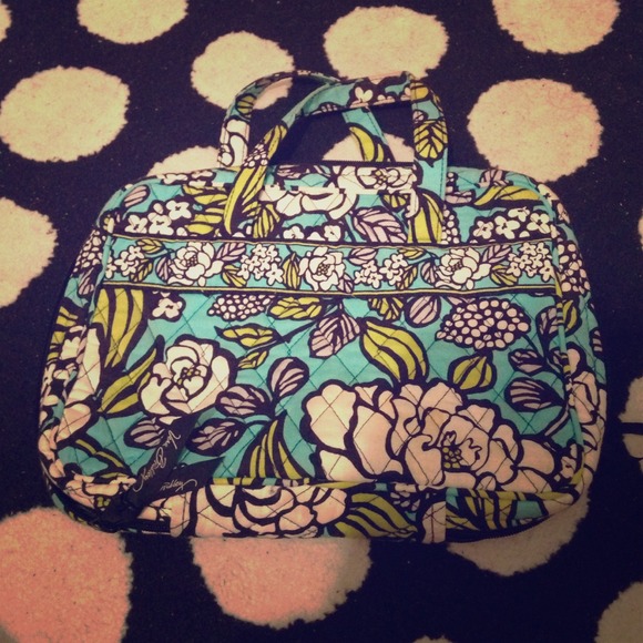 VERA BRADLEY BOOK / TABLET BAG - Picture 1 of 4
