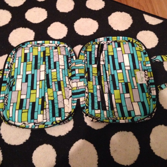 VERA BRADLEY BOOK / TABLET BAG - Picture 2 of 4