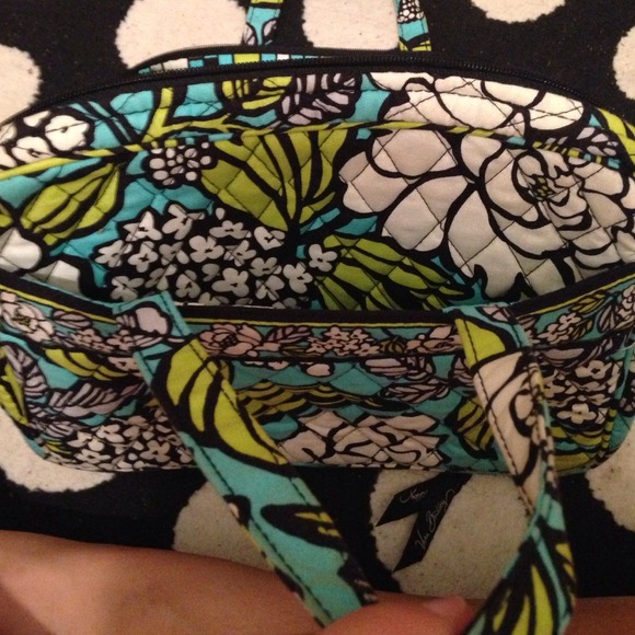 VERA BRADLEY BOOK / TABLET BAG - Picture 4 of 4