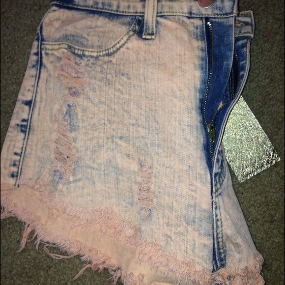 High waisted salmon/peachy colored denim shorts. - Picture 3 of 3