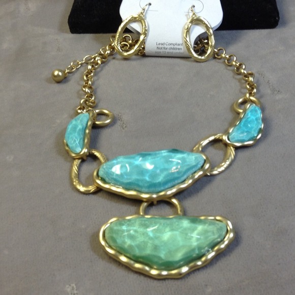 Green / Blue necklace and pierced Earrings gold tn