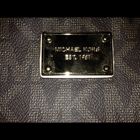 Michael Kors wristlet - Picture 2 of 4