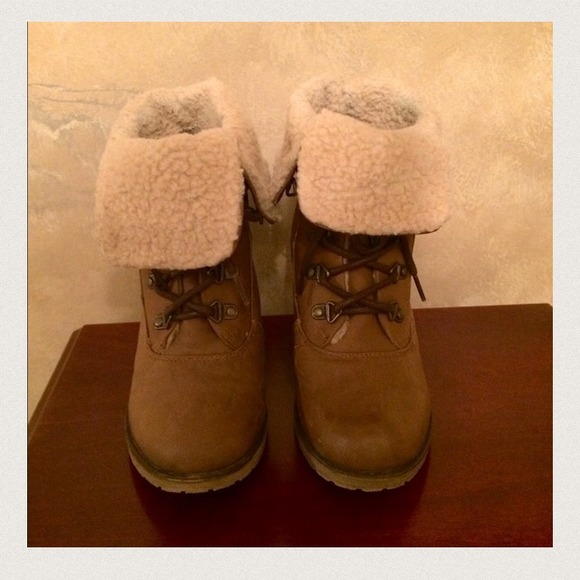 Stylish and Versatile Brown Boots