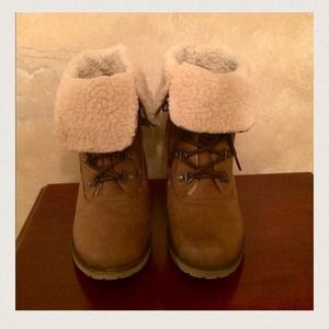 Stylish and Versatile Brown Boots