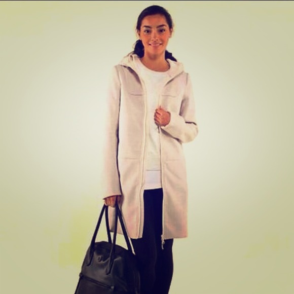 ⛔️reserved⛔️Lululemon Plum City Soft shell Coat😍