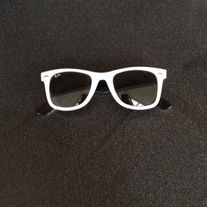 Ray Ban Wayfarer Sunglasses - White