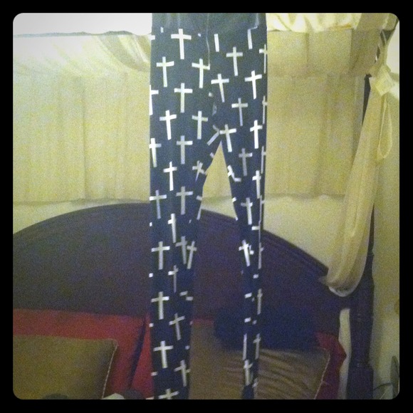 Cross Leggings