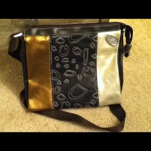 D&G purse.  It's a "look alike"... Super cute!