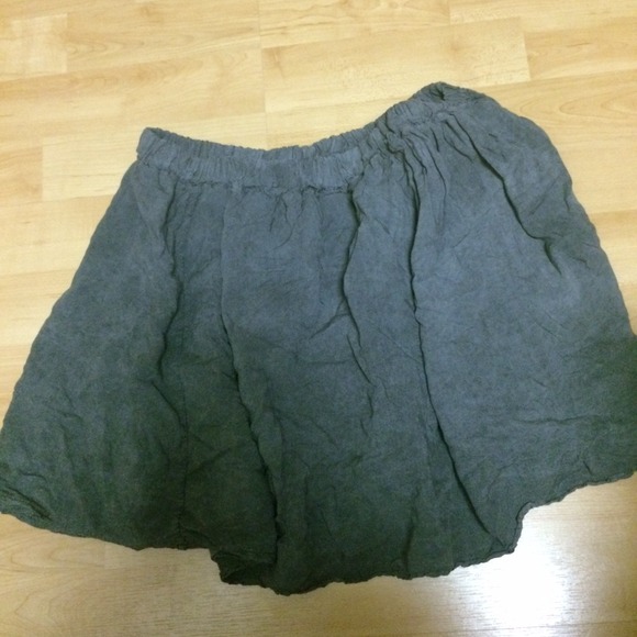 SOLD - gray brandy skirt
