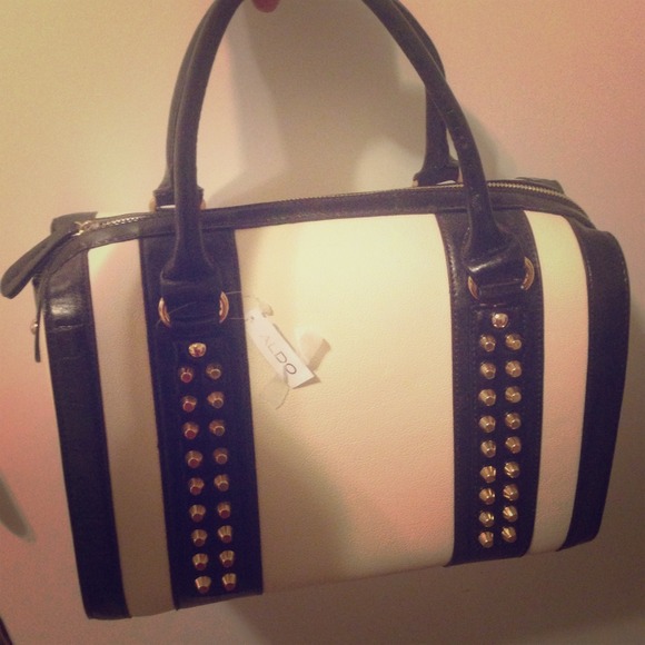 Cute chic hand bag ALDO