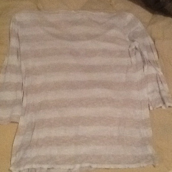 White and beige top - Picture 2 of 2