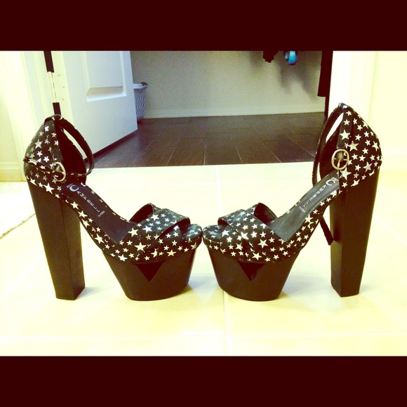 Never worn super sexy Jeffrey Campbell wedges (;